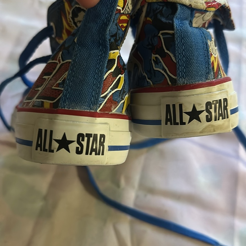 Converse high tops SUPERMAN LTD EDITION RARE EUC SHOES SZ 6 - Picture 4 of 6